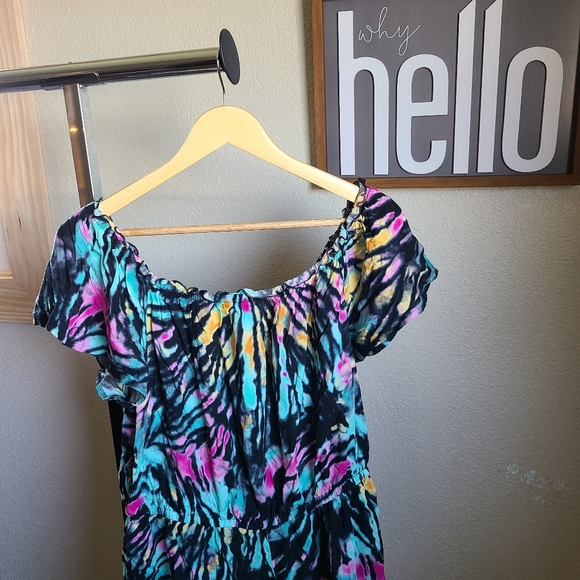 Juniors' SO Flutter Off-the-Shoulder Romper - Picture 3 of 5